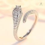 Bague serpent en zirconium, un bijou tendance pour femmes