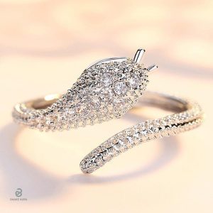 Bague ornée de zirconium, design serpent contemporain