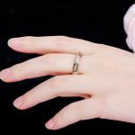 Bague écailles serpent - style contemporain et raffiné
