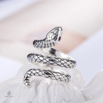 Bague serpent avec design élégant et unique