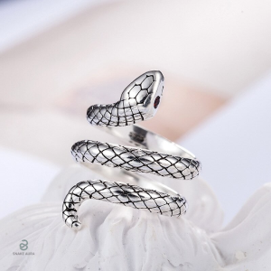Bague serpent avec design élégant et unique