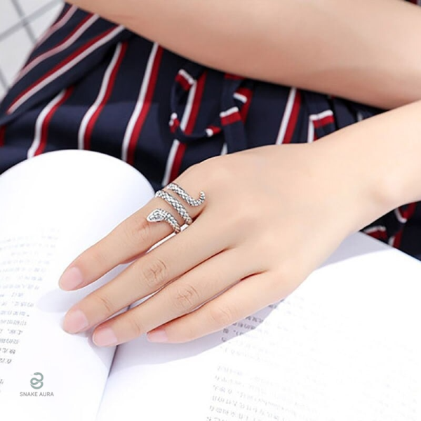 Bague serpent tendance pour un look distinctif