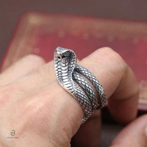 Bague serpent argent, motif inspiré de la nature