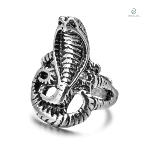 Bague serpent cobra cracheur en métal doré