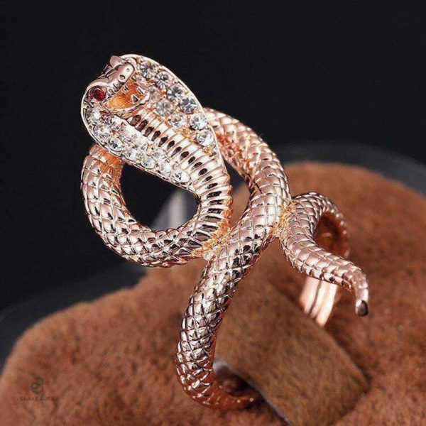 Bague femme serpent, accessoire tendance et unique