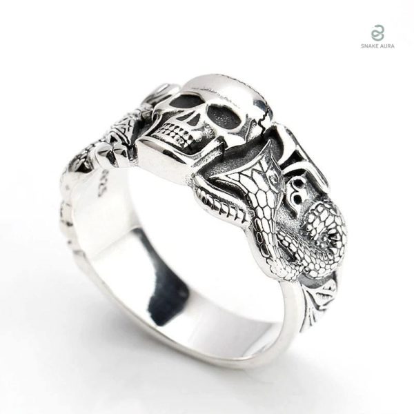 Bague serpent crâne en argent, design élégant et audacieux