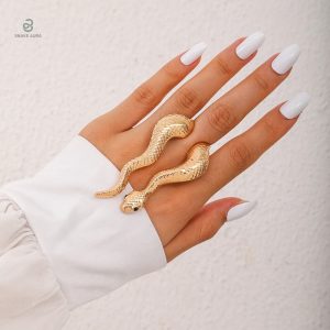 Bague serpent élégante en métal, design enroulé