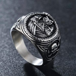 Bague serpent ornée de détails mystérieux et modernes