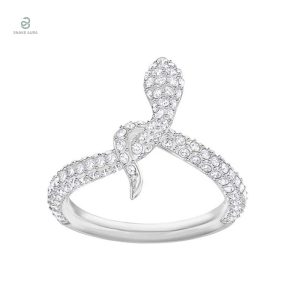 Bague serpent luxe féminin en métal brillant