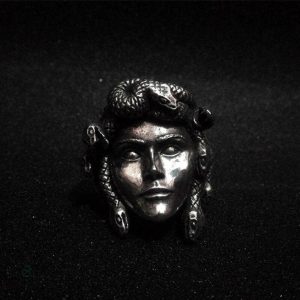 Bague serpent avec design inspiré de la mythologie