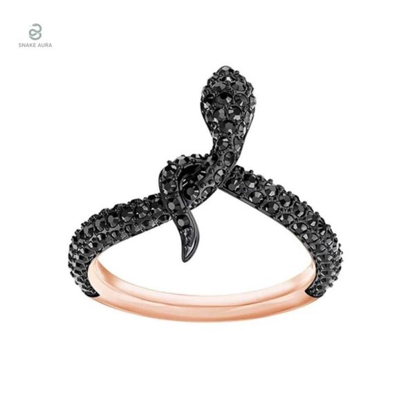 Bague serpent luxe noir féminin élégante et sophistiquée
