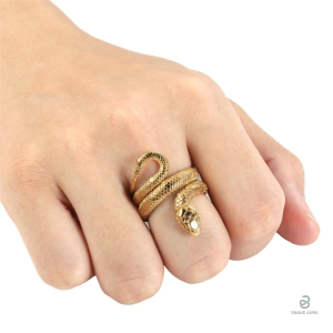 Bague serpent or avec design original, parfaite pour accessoiriser