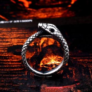 Bague serpent symbolique avec design Ouroboros