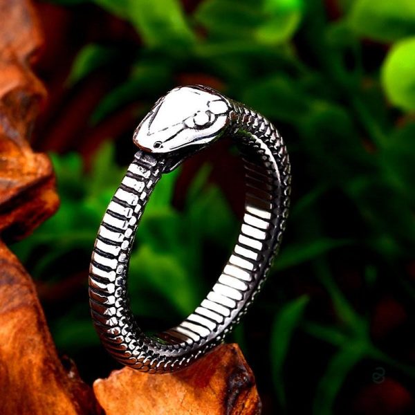 Bague serpent Ouroboros, accessoire tendance