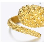 Bague serpent élégante avec motif pyramidal