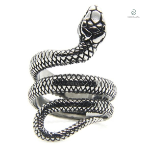 Accessoire serpent enroulé, élégance intemporelle