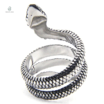 Bague raffinée serpent, finition en acier inoxydable