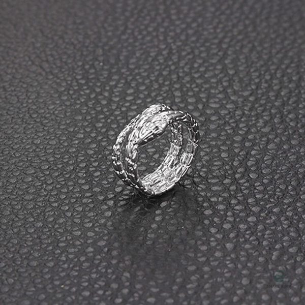 Bague serpent en acier inoxydable au style minimaliste
