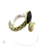 Bague originale serpent, agate noire, touche audacieuse