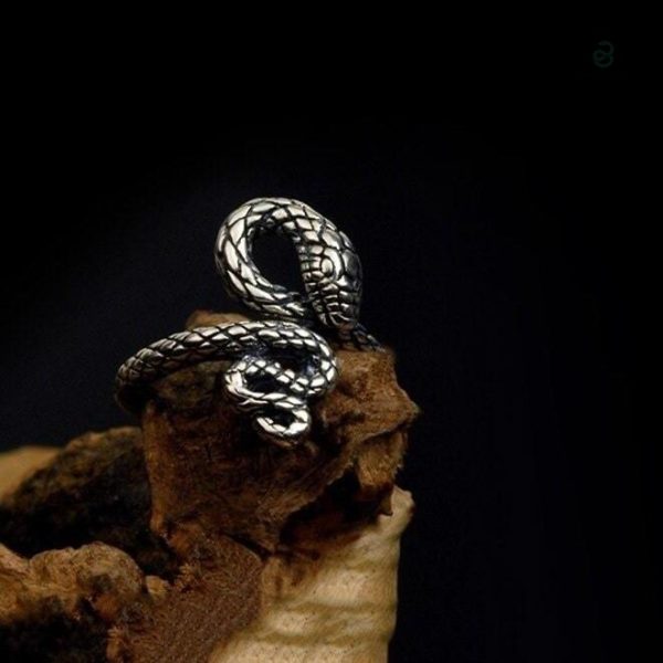 Bague serpent en argent, style ancien et raffiné