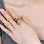 Bague en argent serpent avec accents de diamants noirs