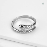 Bague serpent élégante en argent
