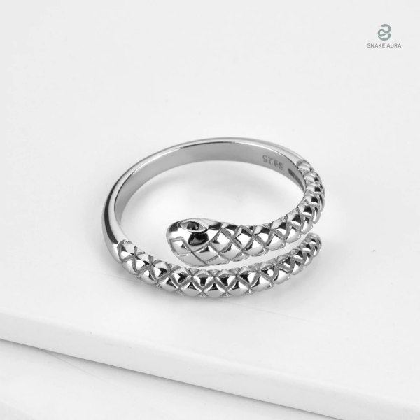 Bague serpent élégante en argent