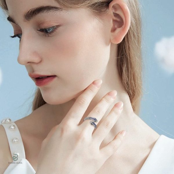 Bague chic serpent au design élégant et ajustable