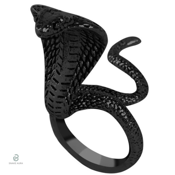 Bague Serpent Cobra Noir élégante et audacieuse en design reptilien