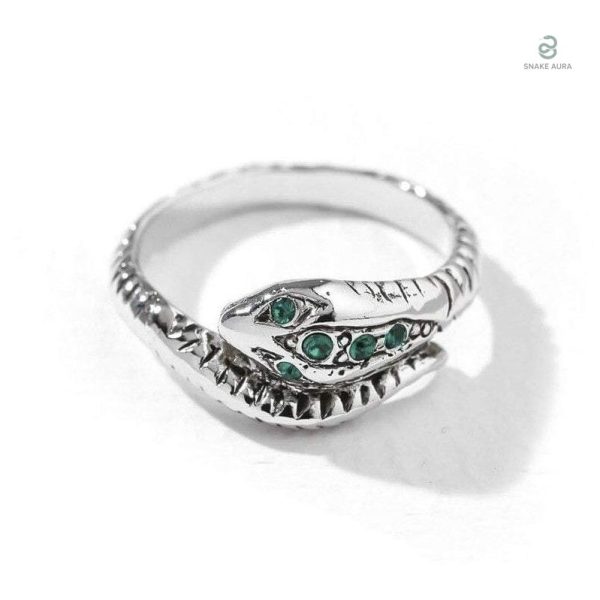 Bague serpent argenté au design élégant et original