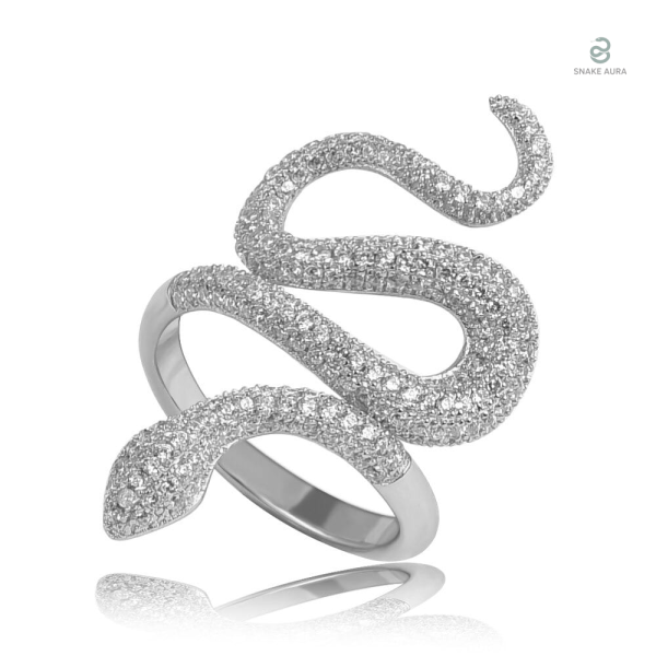 Bague serpent en argent ornée de diamant
