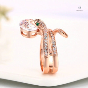 Bague Serpent en or rose ornée d'un diamant lumineux