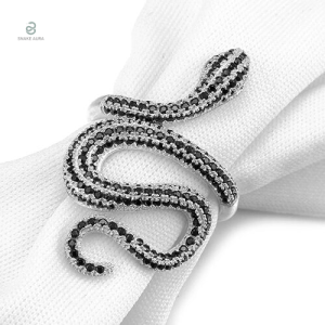 Bague serpent ornée de diamants en argent