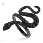 Bague serpent en argent avec diamant noir élégant