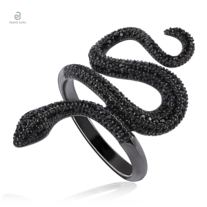Bague serpent en argent avec diamant noir élégant