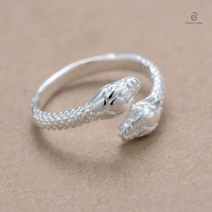 Bague serpent, embellissement délicat pour un look audacieux