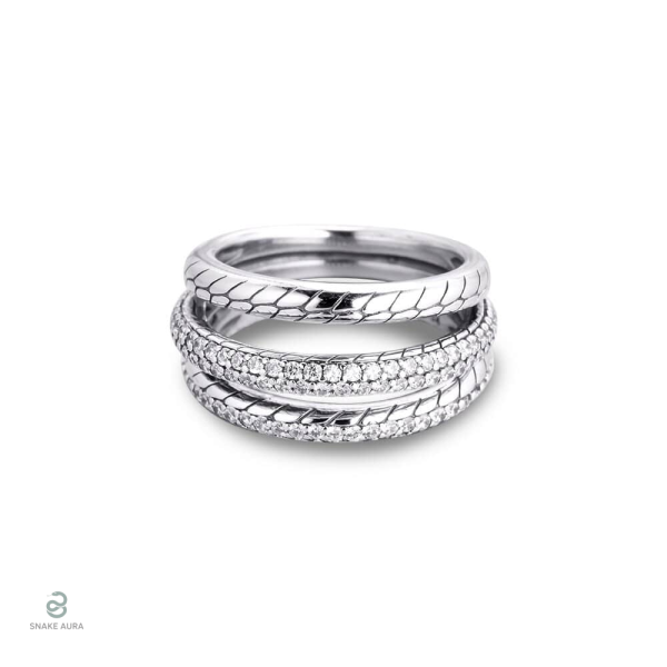 Accessoire serpent en argent pour une touche chic