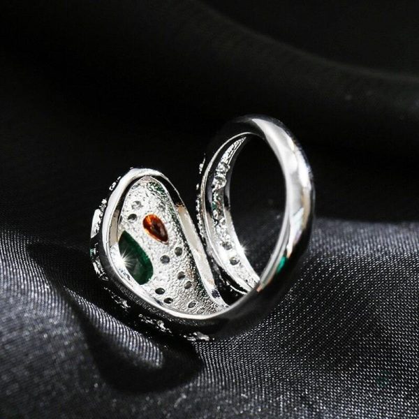 Bague serpent futuriste pour un style distinctif