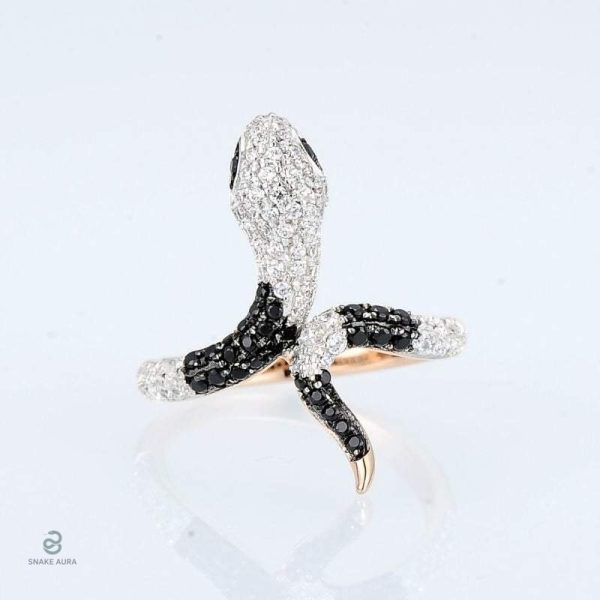 Accessoire tendance, bague serpent en métal argenté