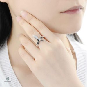 Bague originale serpent, finition argentée brillante