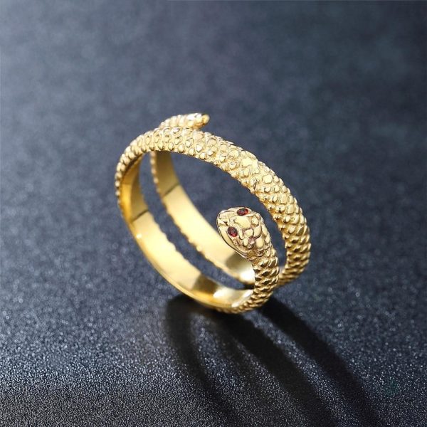Bague serpent en or pour un look audacieux et raffiné