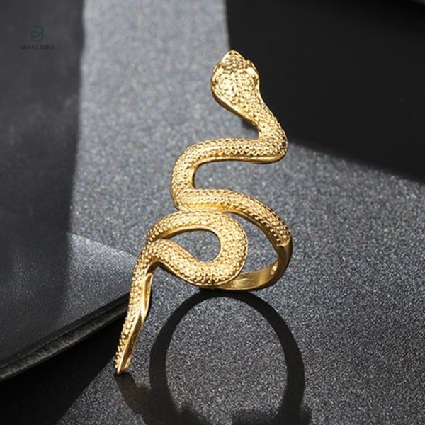 Bague serpent dorée, design moderne et raffiné