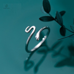 Bague serpent femme avec design raffiné et chic