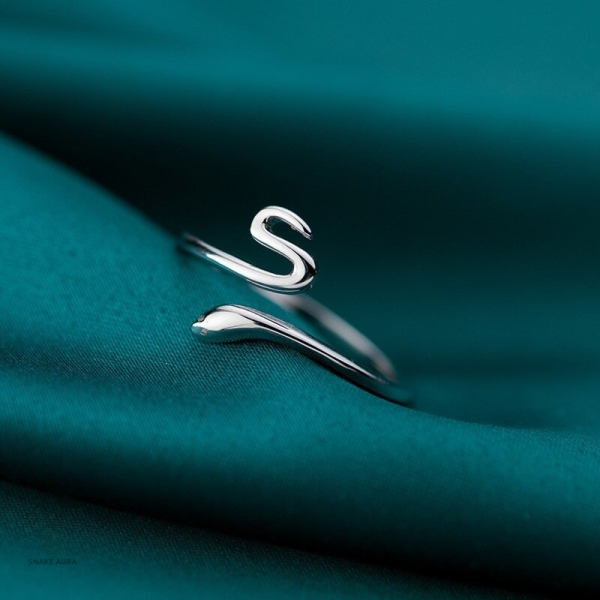 Bague serpent féminine, style unique et sophistiqué