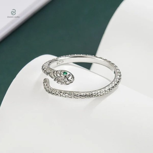 Bague serpent fine en argent, design élégant et raffiné