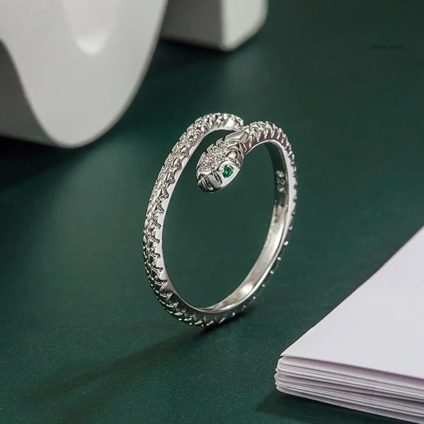 Bague argent serpent, harmonie entre style et sophistication