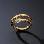 Bague serpent délicate dorée pour un style tendance