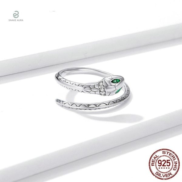 Bague serpent argentée, une touche de glamour intemporel