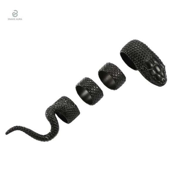 Bague inspirée des serpents, finition noire et style gothique