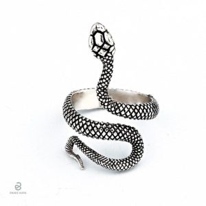 Bague serpent gris élégante en métal fin
